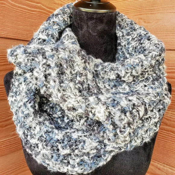 collectioneighteen Black Boho Metallic Knit Crocheted Neck Warmer Scarf Like New - Picture 1 of 15